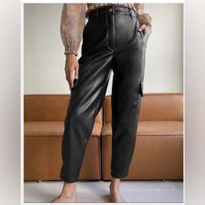 Wilfred Free Aritzia Modern Vegan Leather High Rise Cargo black Pants size 10